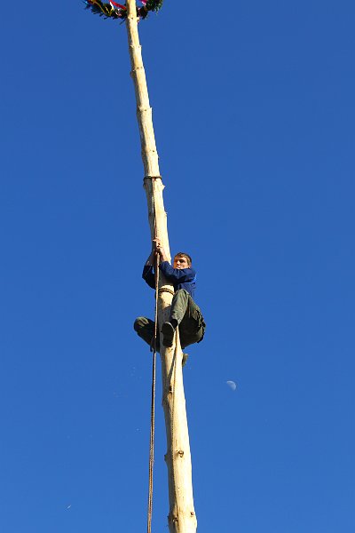 Stavanie maja (45).JPG